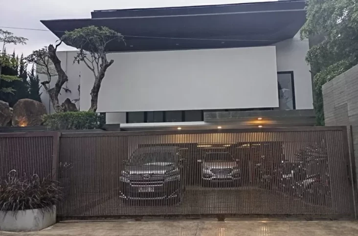 Mobil Mewah Ridwan Kamil...