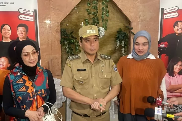 Wakil Wali Kota Bandung...
