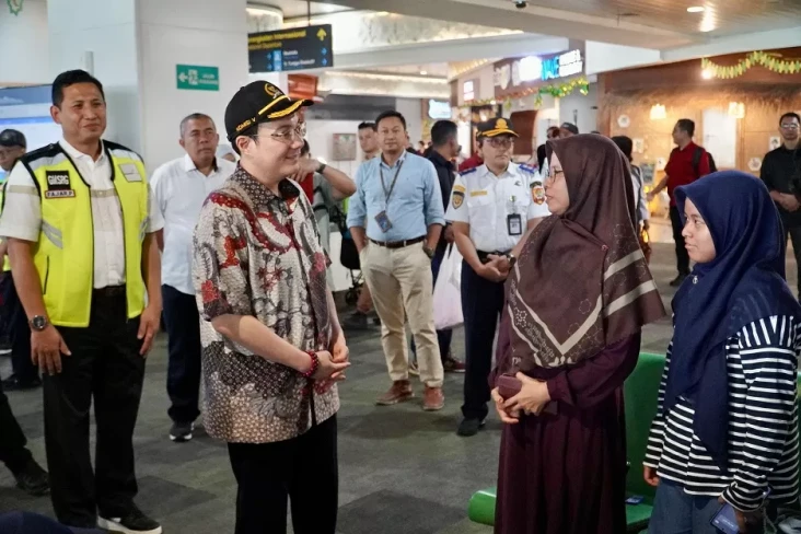 Bandara A Yani Berstatus...