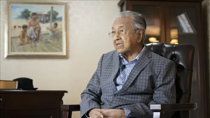 5 Fakta Mahathir Mohamad,...