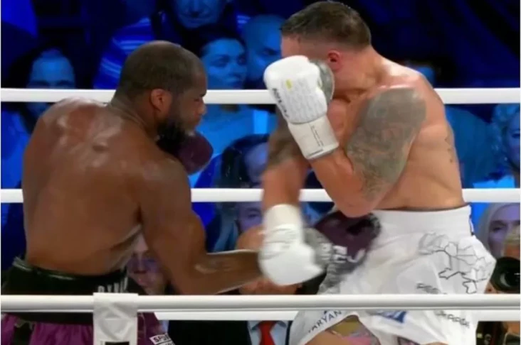 Oleksandr Usyk vs Daniel...
