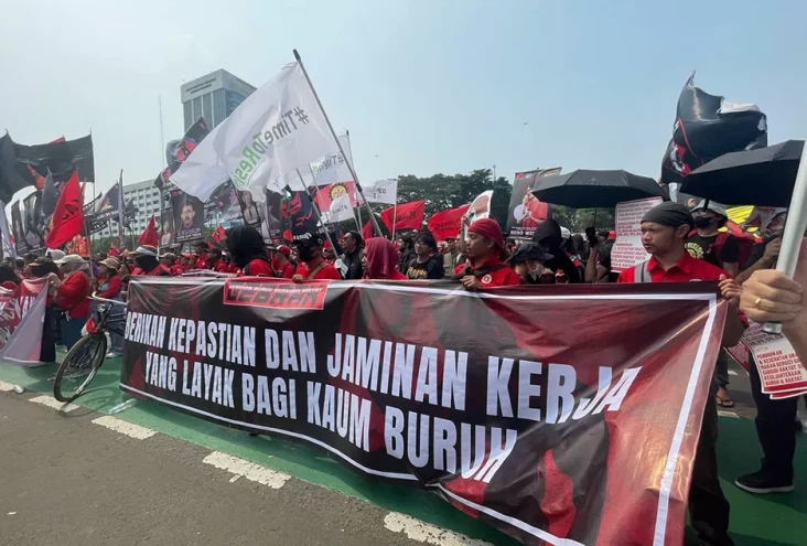 18 Poin Tuntutan Buruh...