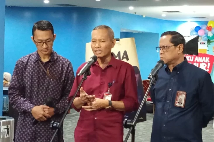 KPK Ingatkan Guru yang...