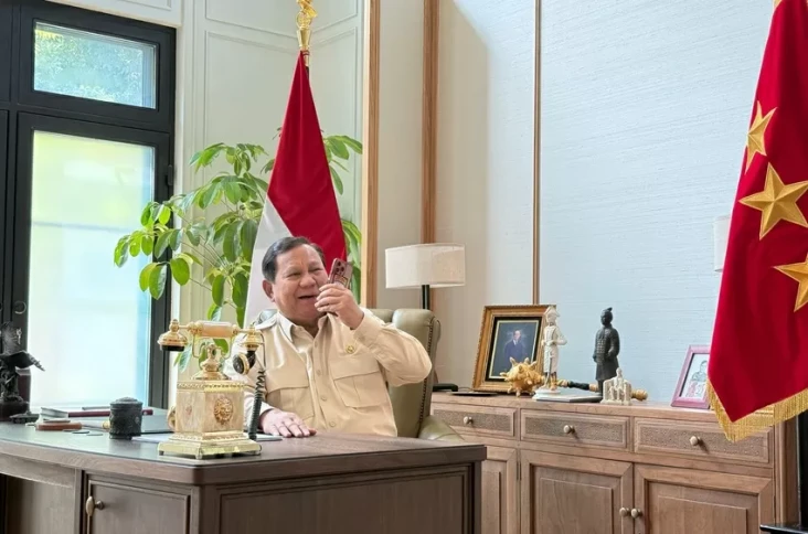 Momen Prabowo Telepon...