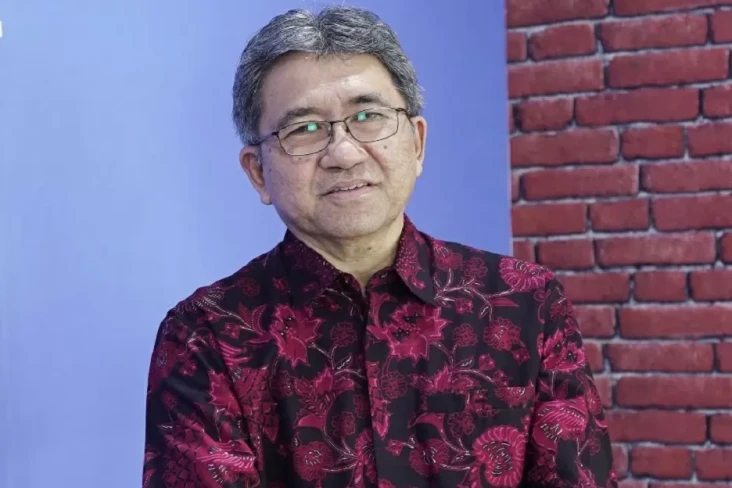 Kebijakan Populis Vs...
