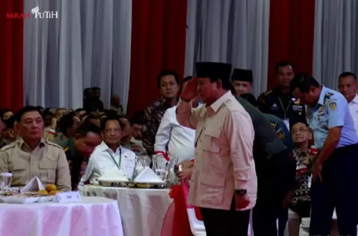 Prabowo Hormat ke Try...
