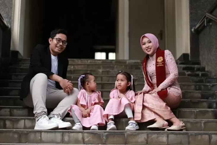 Kisah Tuti, Ibu Dua...