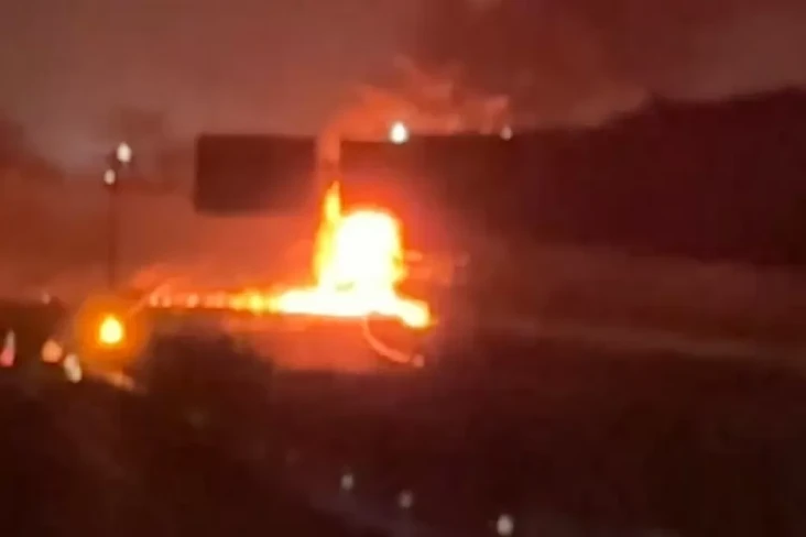 Truk TNI AD Terbakar...