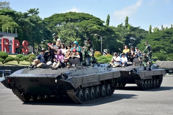 Sambangi Sarang Petarung...