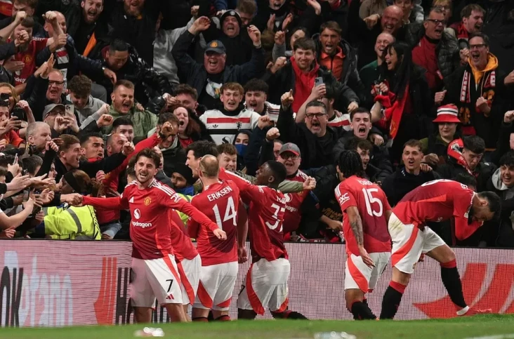 Manchester United vs...
