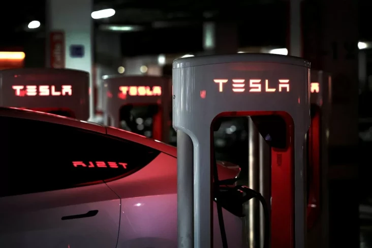 Penjualan Tesla Anjlok...