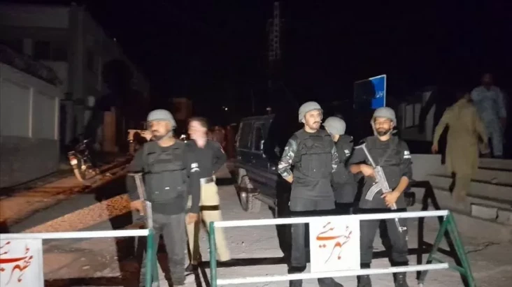 Perang Membara, Pakistan...