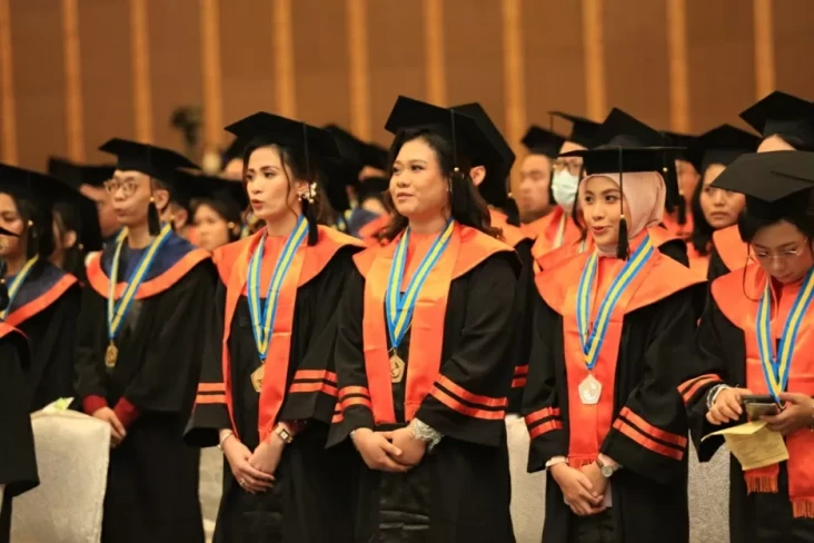 Wisuda ke-67 UKRIDA...