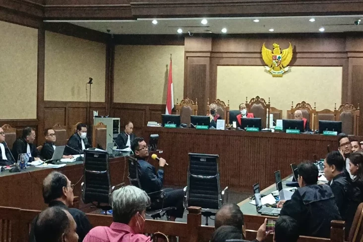 Penyidik KPK Rossa Purbo...