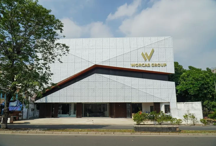 Mengulik Gurita Bisnis...
