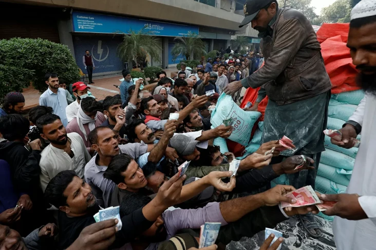Lagi Perang, Pakistan...
