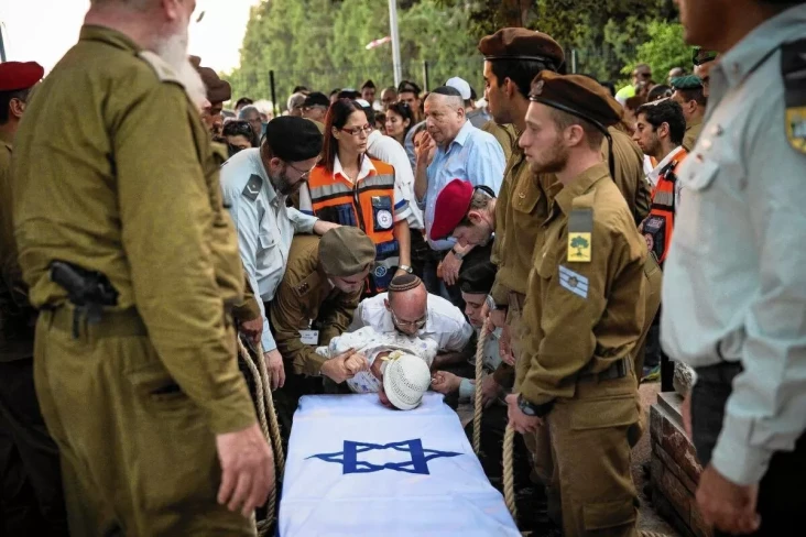 Banyak Negara Mengakui...