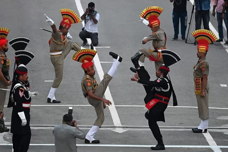 Kenapa India dan Pakistan...
