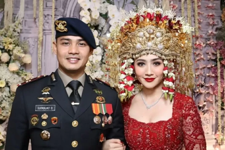 9 Artis yang Dinikahi...