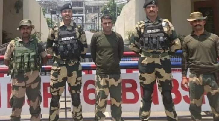 Pakistan dan India Bertukar...