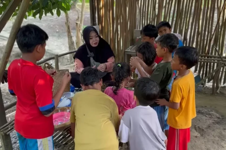 Mamah Nada Cari Sayur...