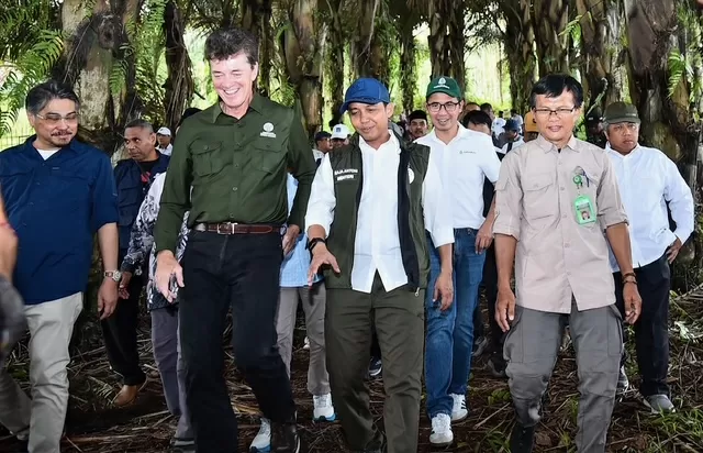 Menteri Kehutanan dan...
