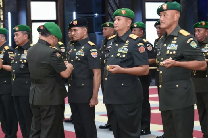 4 Jenderal TNI AD dari...
