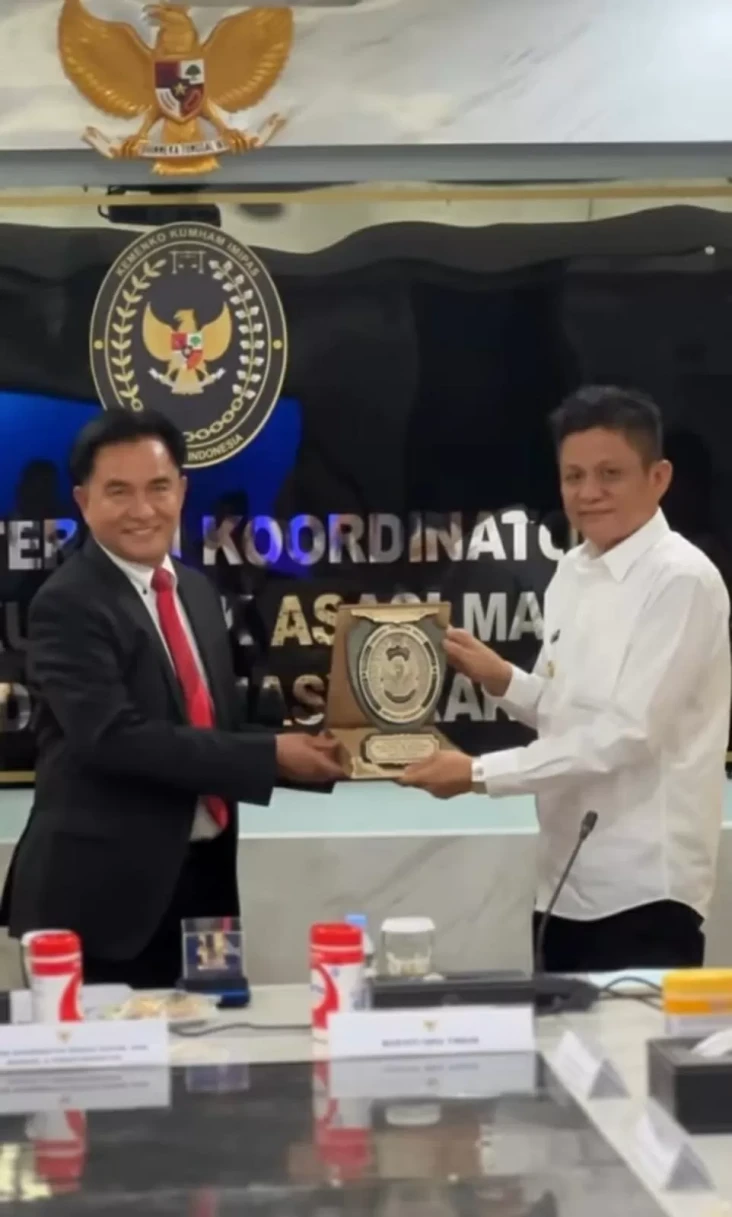 Pertemuan Menko Yusril...