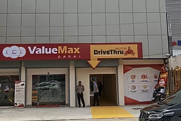 Layanan Gadai Drive-Thru...