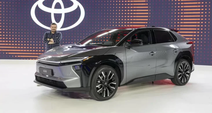 Toyota dan BMW Desak...