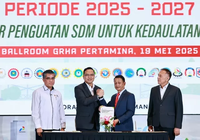Menaker Hadiri Penandatanganan...