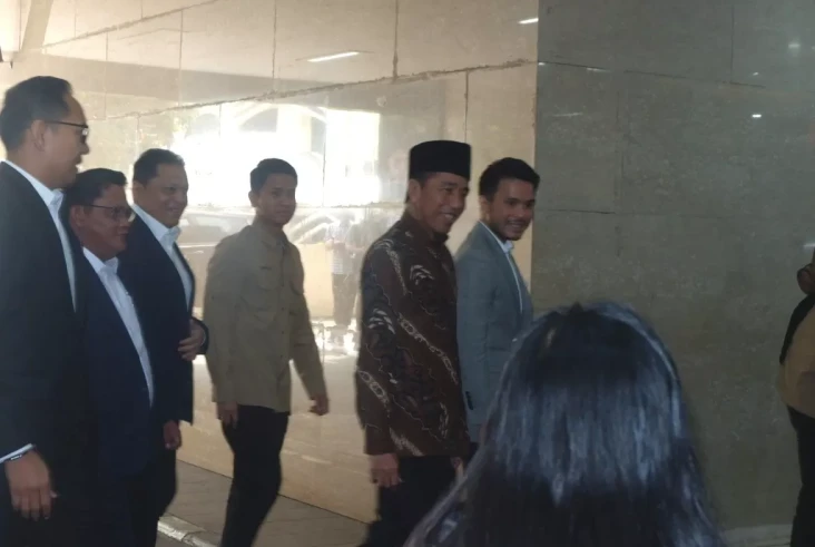 Bareskrim Periksa Jokowi...