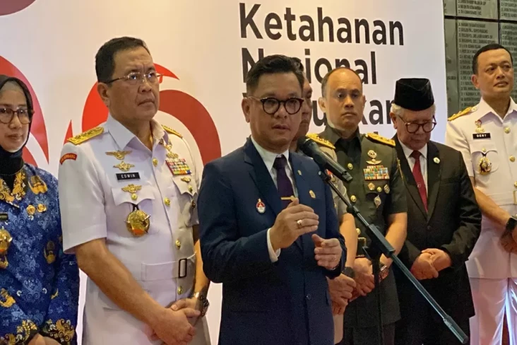 Singgung Program Dedi...
