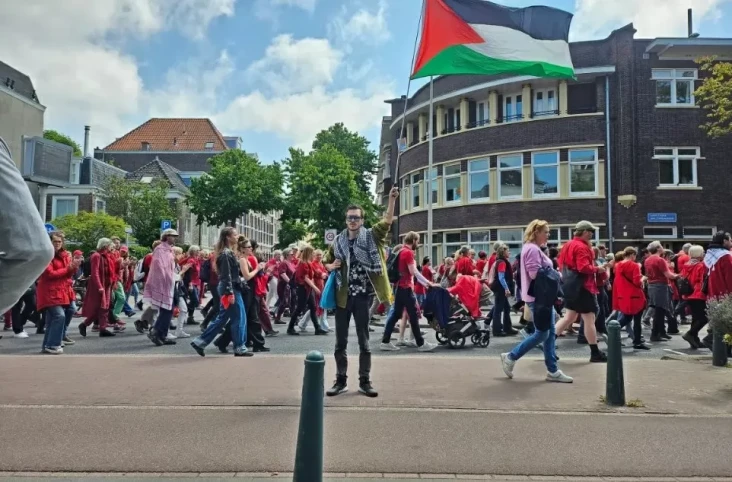 Protes Serangan Israel,...