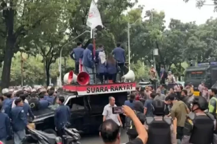 Polisi Tangkap 93 Mahasiswa...