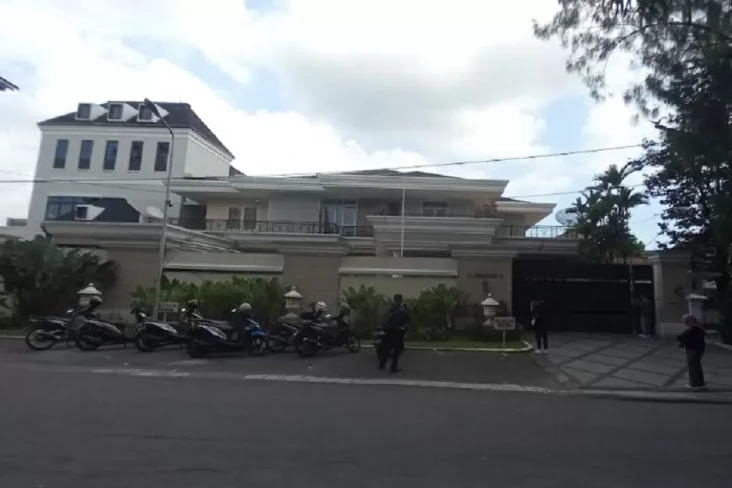Penampakan Rumah Bos...