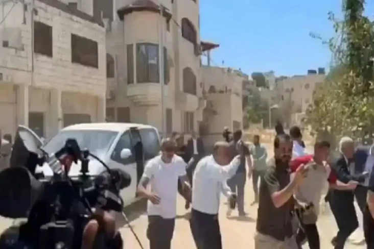 Israel Tembaki Para...