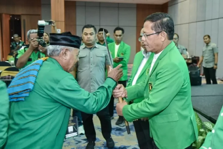 PPP NTT Berikan Senjata...