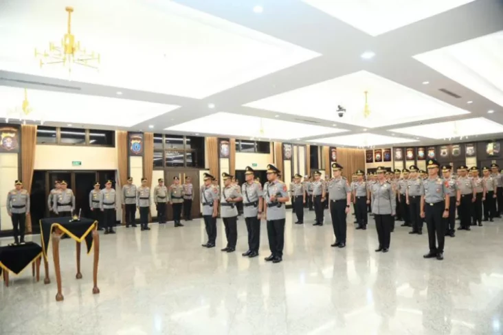 Puluhan Jenderal Polri...