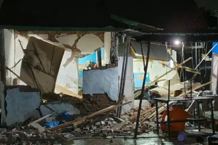 Gempa Bengkulu Magnitudo...