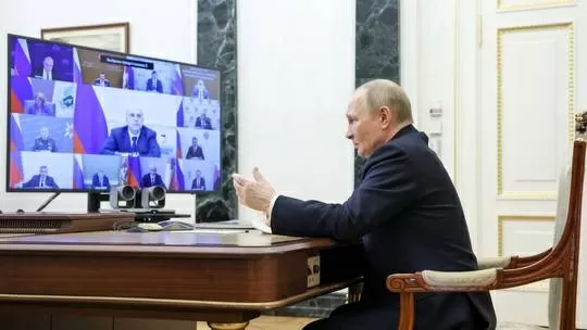 Putin Bertekad Ciptakan...