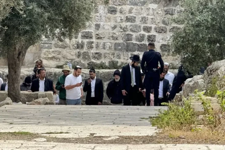 Pemukim Israel Ubah...