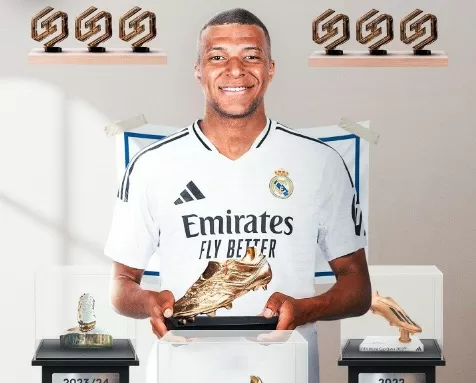 Kylian Mbappe Raih Sepatu...