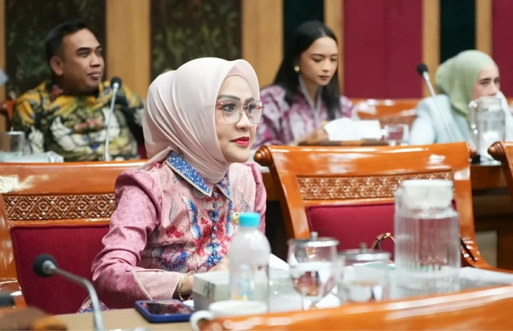 Legislator Nilam Sari:...