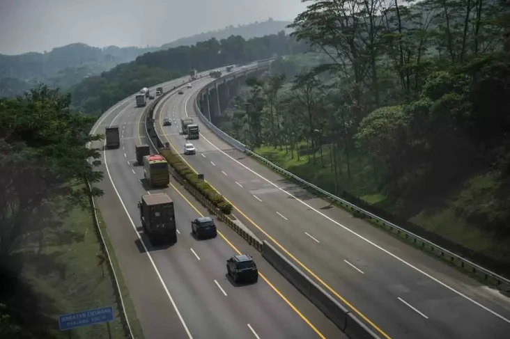 Jalur Maut Cipularang:...