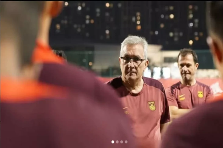 Pelatih China Remehkan...
