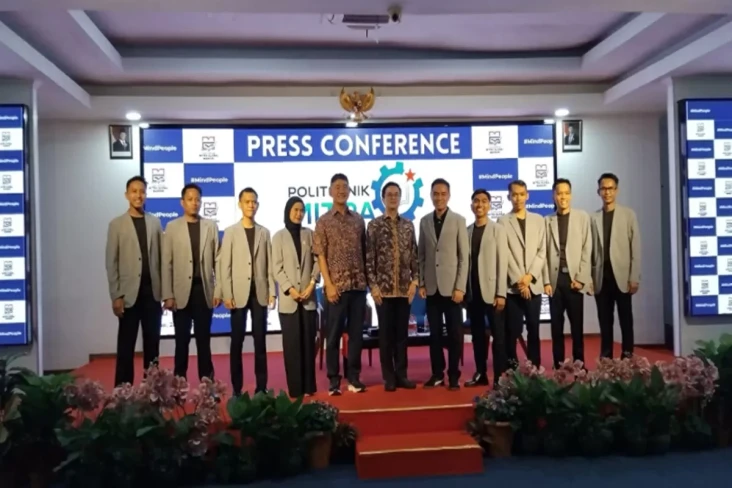 Politeknik Mitra Industri...
