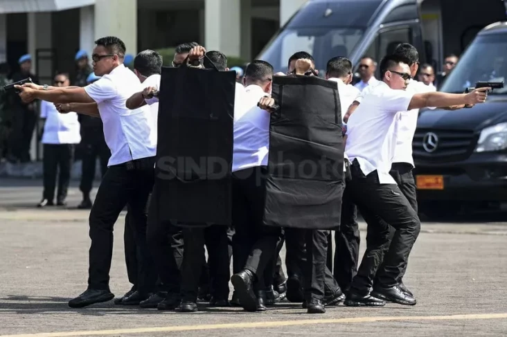 Kenapa Jokowi Masih...