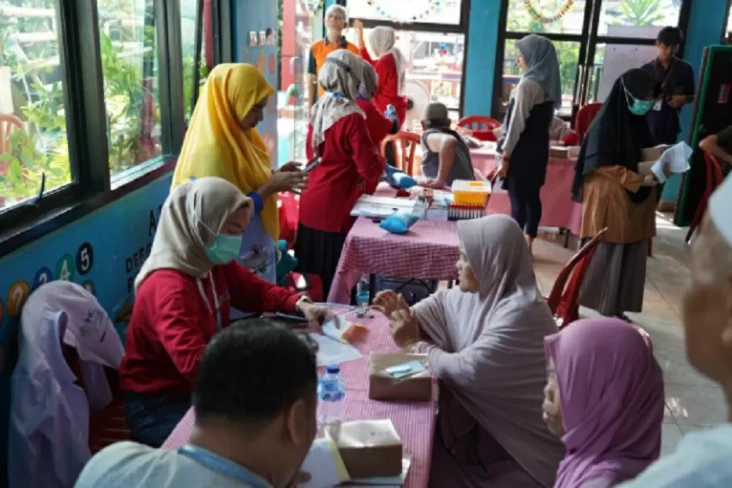 Sambut Hari Lansia,...