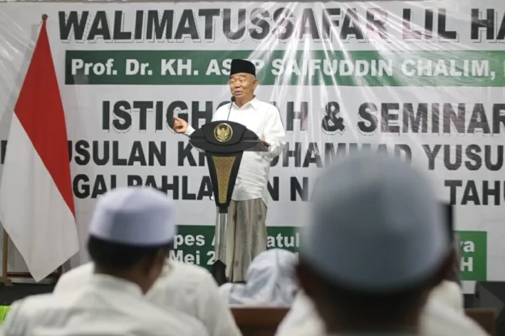 KH Yusuf Hasyim Diusulkan...